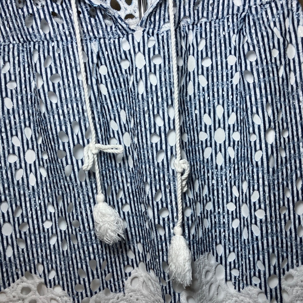 Cato Sleeveless Blouse Womens Medium Blue White Striped Eyelet Lace Tassel Top - Picture 4 of 9